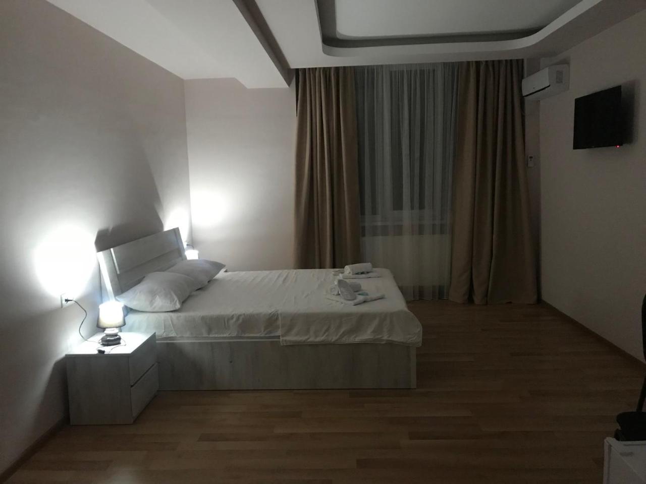 Hotel Caucasus Тбілісі Екстер'єр фото